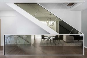 YUL Escalier côté